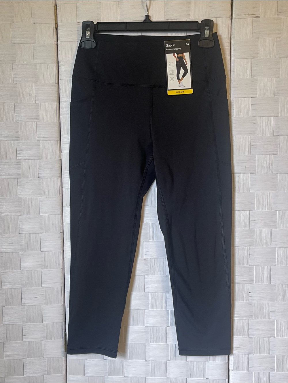 Gap cropped leggings with side pockets - size medium, black